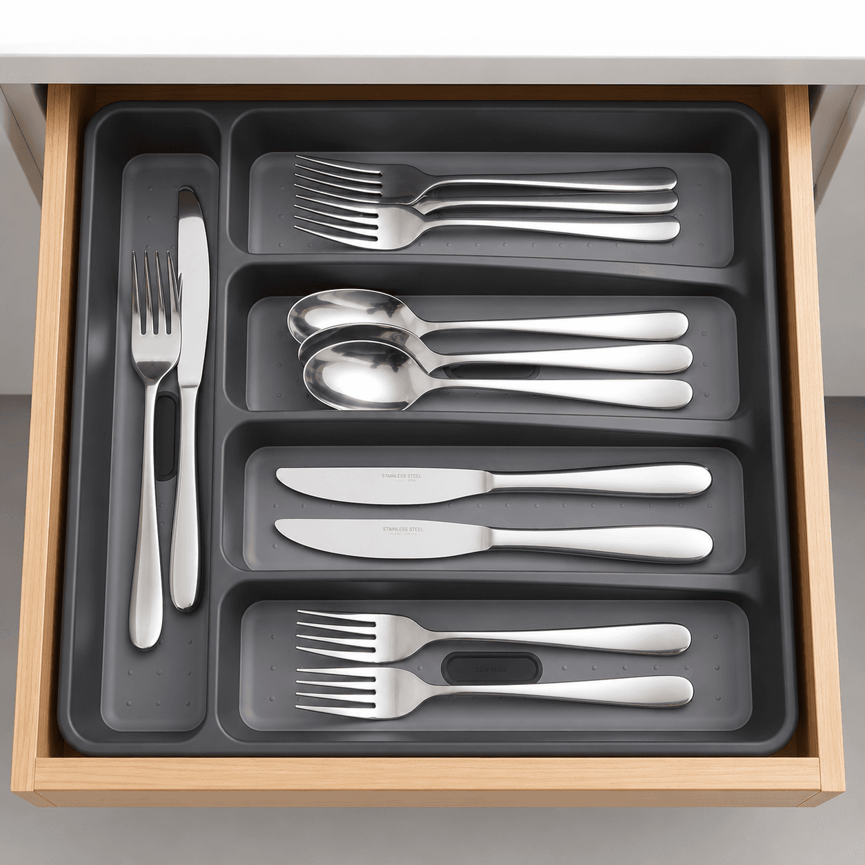 Kitchen Drawer Organizer for Cutlery and Utensils 7