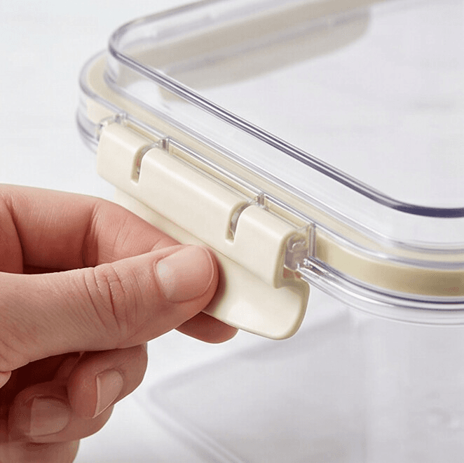 3 Piece Clear Food Storage Container Set with Side Lock 4