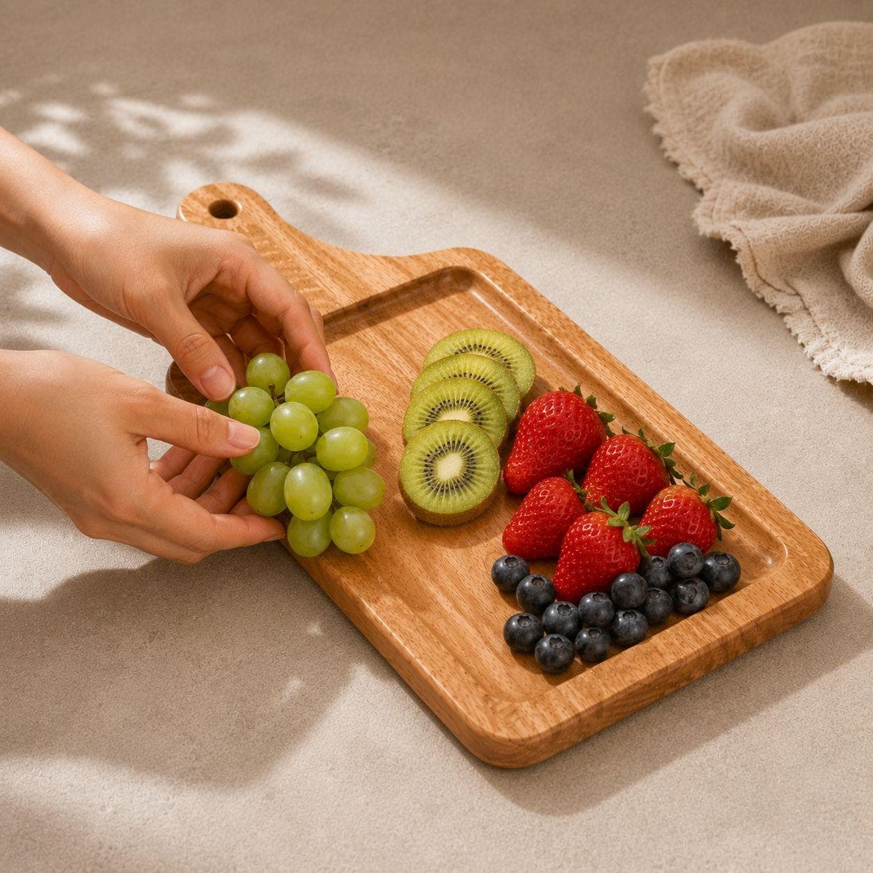 Rectangular Wooden Pizza Serving Board with Handle - 29.5x14.5cm 4