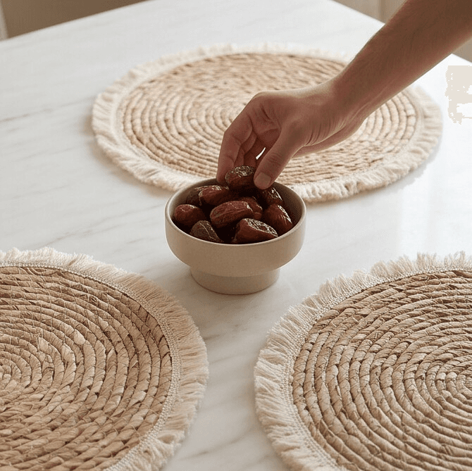 Round Natural Wicker Placemat with Fringe Edges and Spiral Design to Protect the Table – Size 38 cm

 3