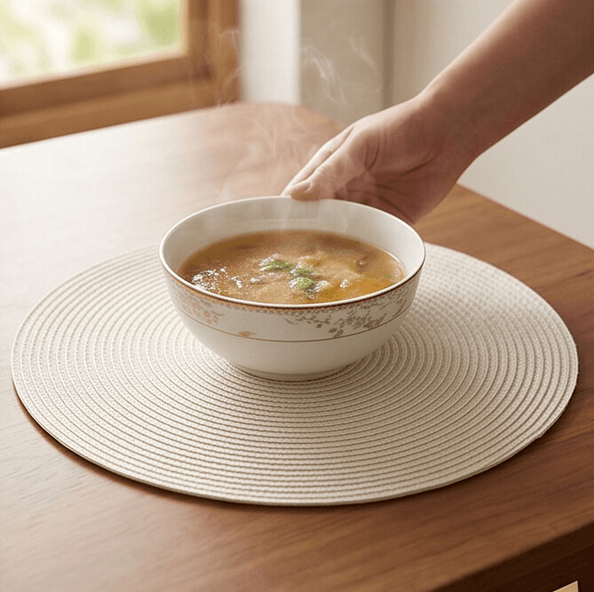 Round Polyester Placemat with Spiral Design for Table Protection - Set of 2 - 38 cm - Beige 1